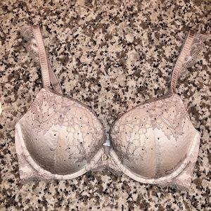 Victoria’s Secret very sexy push up bra size 34D